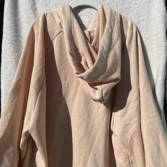 Forever 21 Cream Oversized Sweatshirt - Picture 7 of 8